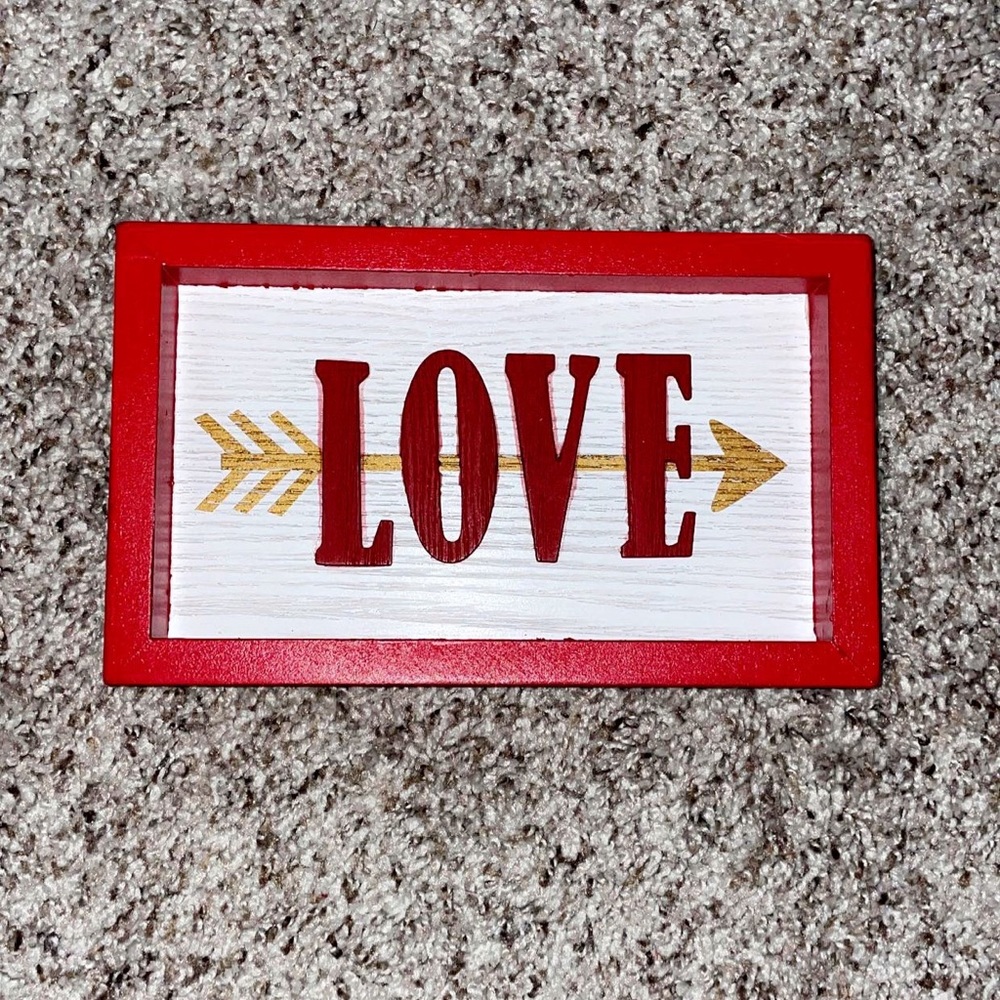 LOVE sign!